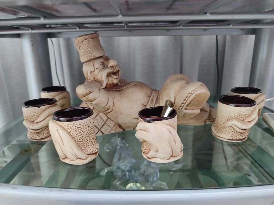 Продам новый набор рюмки с графином