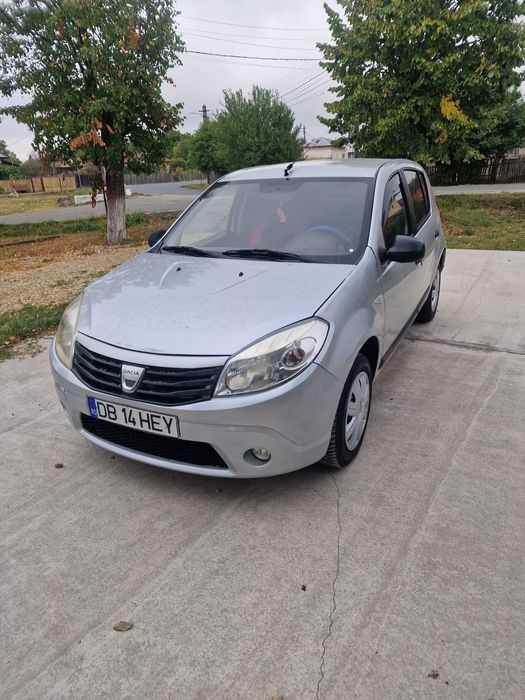 Vand Dacia Sandero 1.4 benzina / 6500 ron  pret Fix
