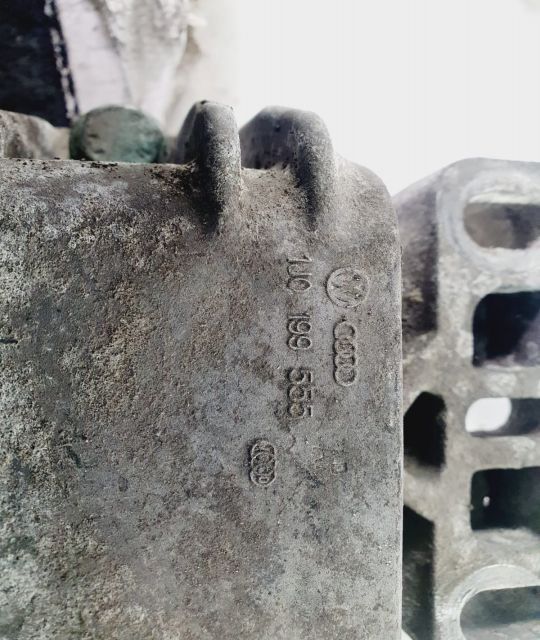 Suport cutie de viteze 1jo199555 Volkswagen VW Golf 4  [din 1997 pana  2006] seria