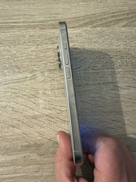 Iphone 16 Pro 256GB - natural - esim - 93%