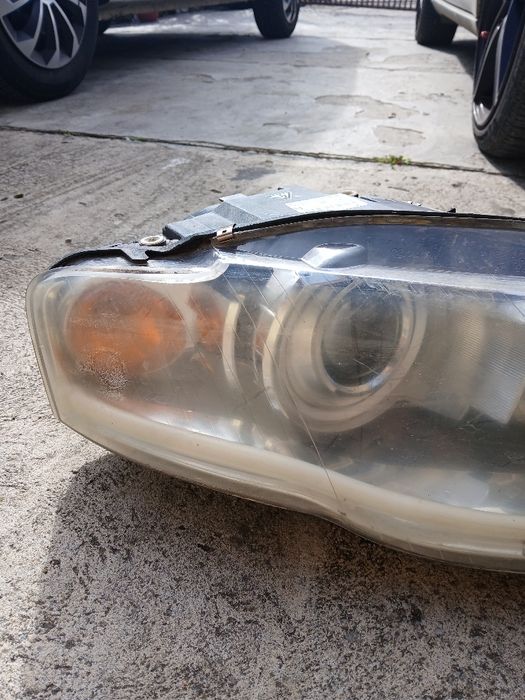 Far audi a4b7  bixenon