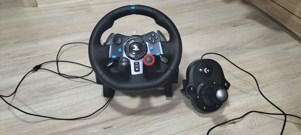 Продам игровой руль на запчасти  Logitech g29