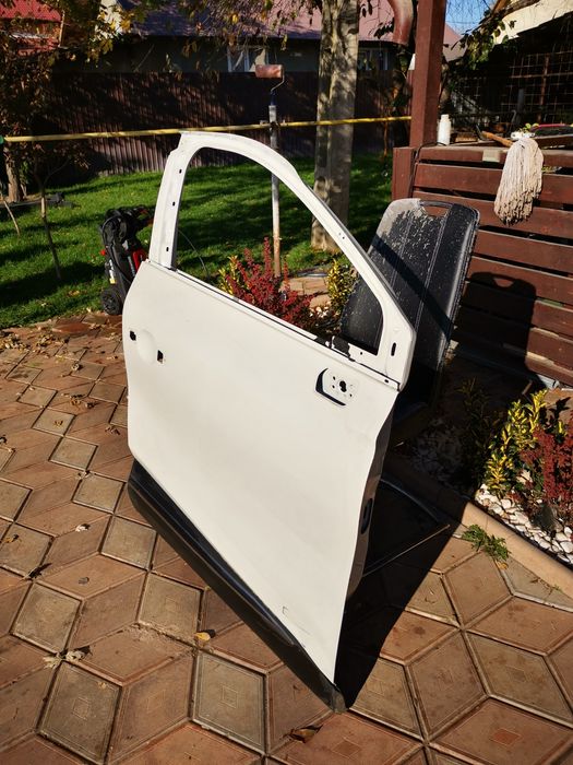 Ușa dreapta fata Renault captur 2016/2017/2018/2019/2020 bandou