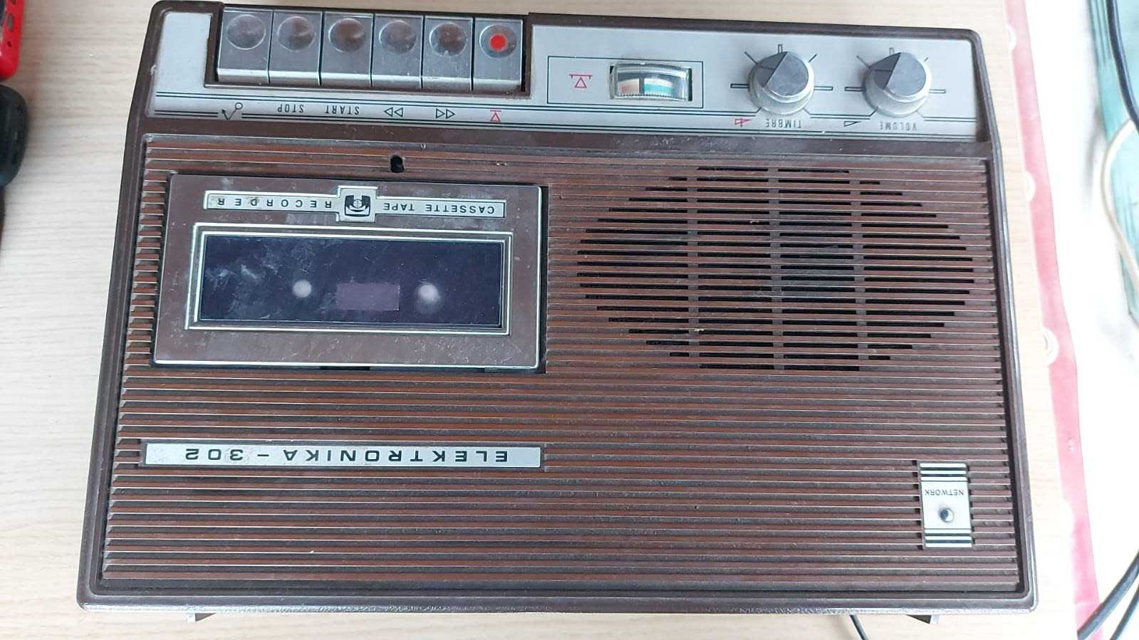 Casetofon Elektronika 302 , vechi , vintage ,are peste 50 de ani