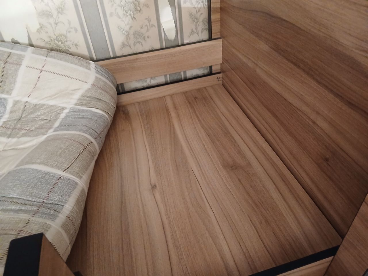 Detskiy 2. Etajli kravat sotiladi