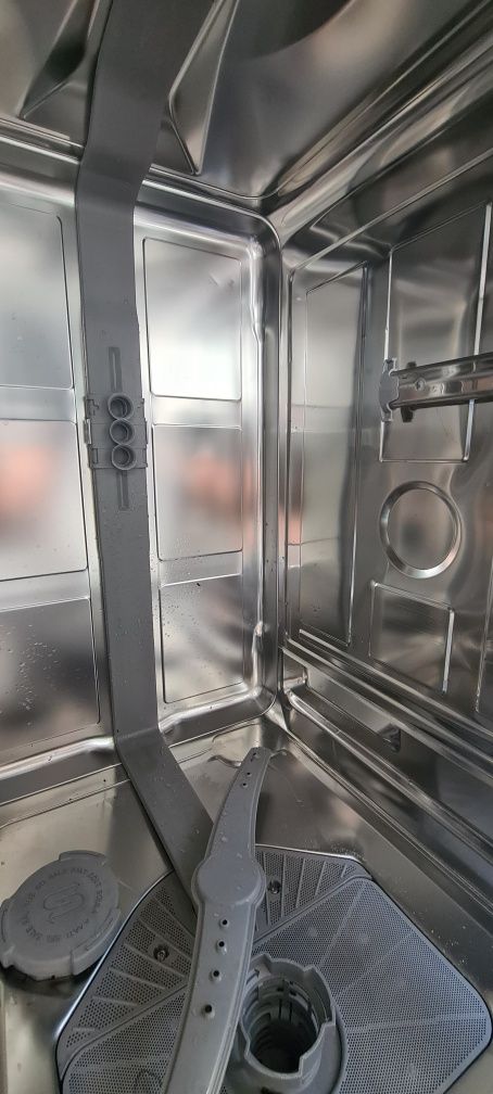 Свободностояща  Съдомиялна машина Bosch 9 к-та, 4 програми, Клас A, Ш