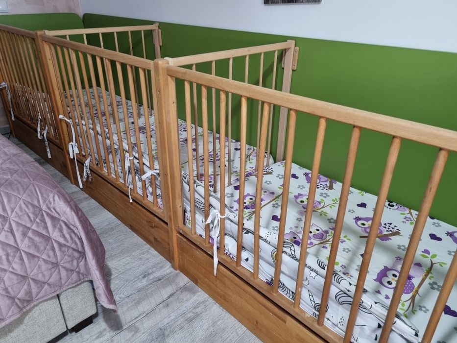 Vând patut pt tripleti!