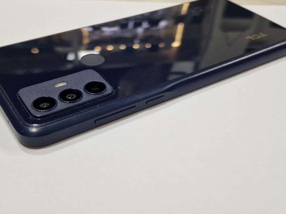 TCL 305 32GB 2GB RAM Dual