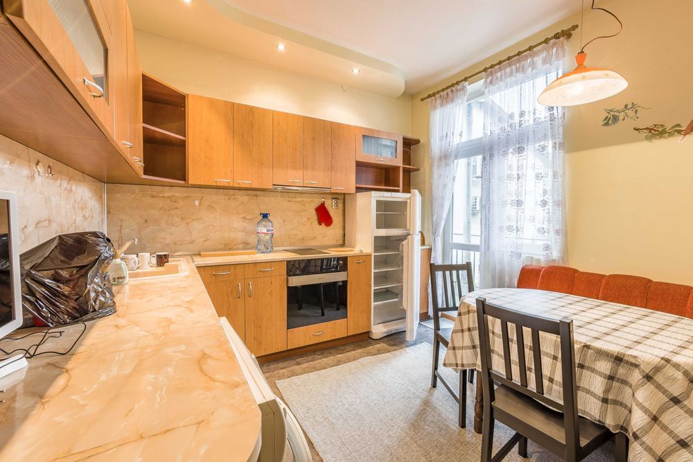 Дава под наем 3- стаен апартамент в гр. Своге