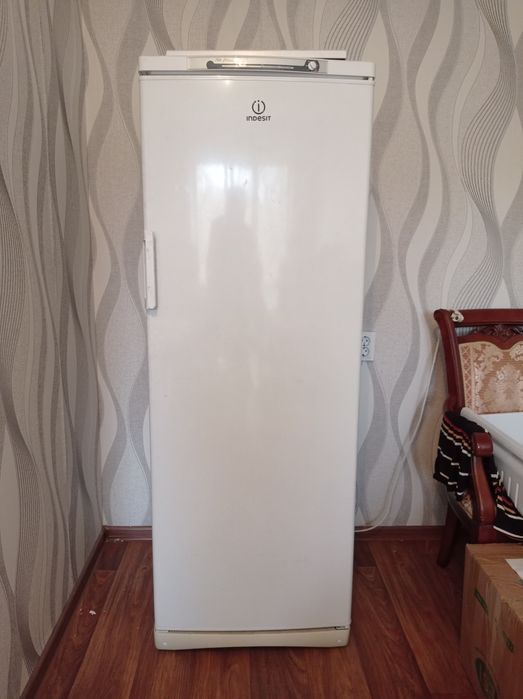 Морозильник, срочно.