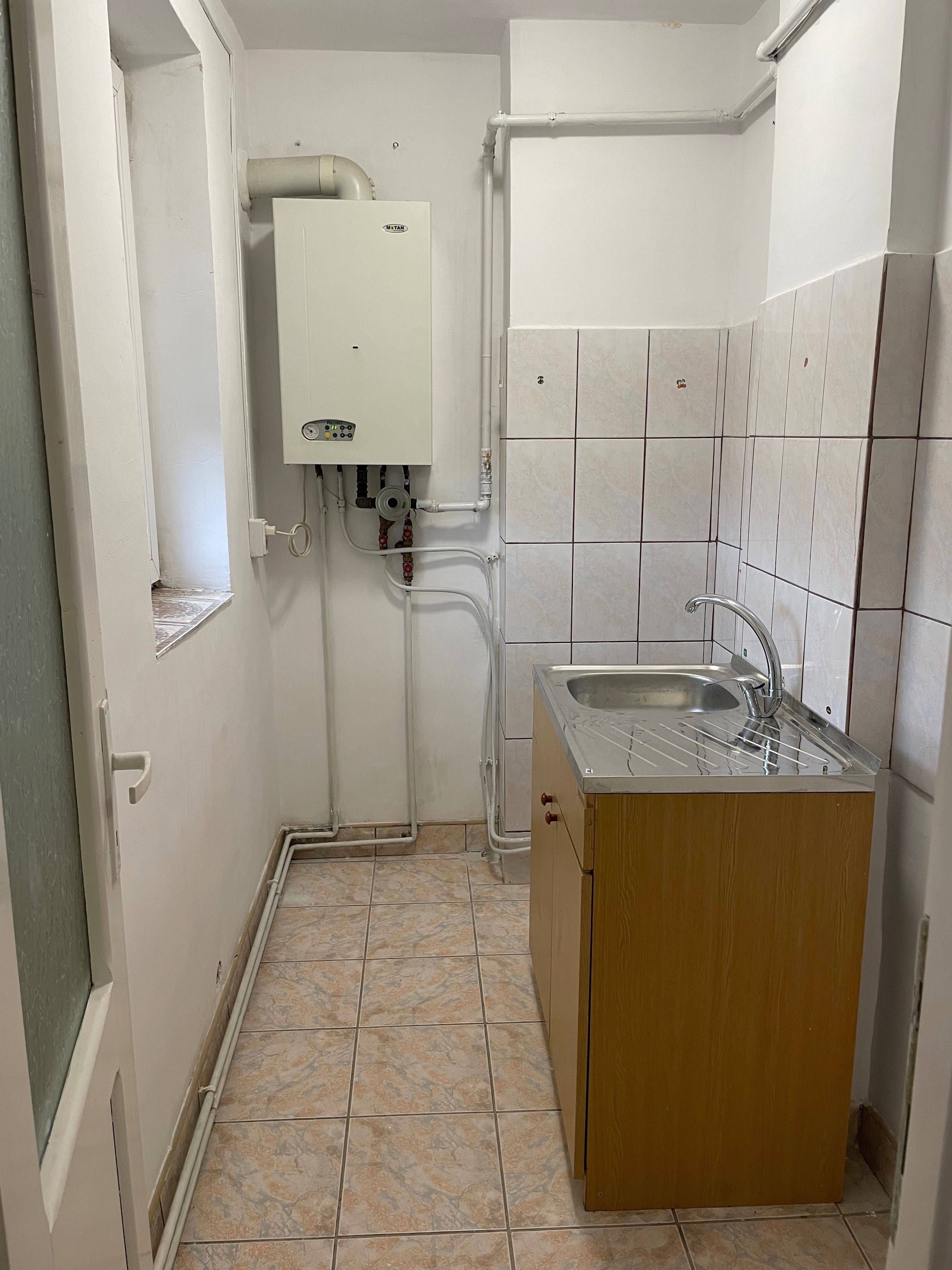 De Vânzare Apartament cu 3 camere, în Reghin, str. Pomilor