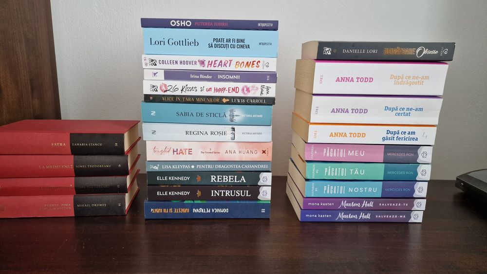 Vând diferite cărți