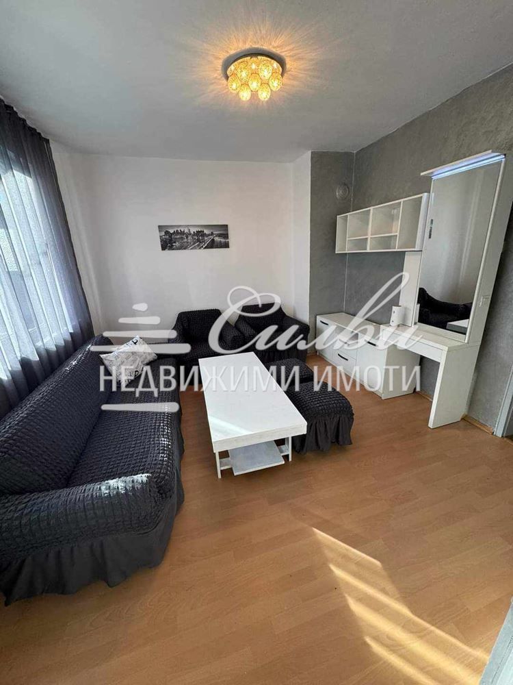 Дава се под наем Тристаен апартамент в Шумен, Център - 80 кв.м за 306 € - Снимка #3