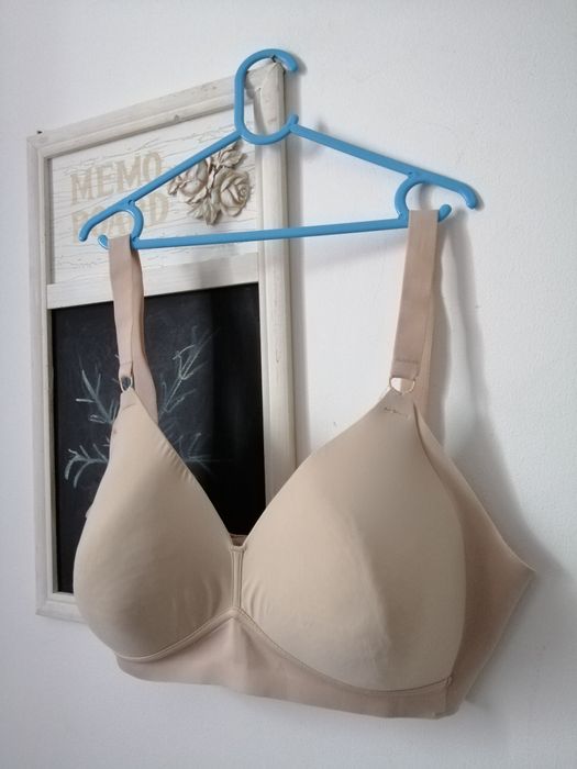 Sutien crem cu efect de miscare Naturana marimea 90 C