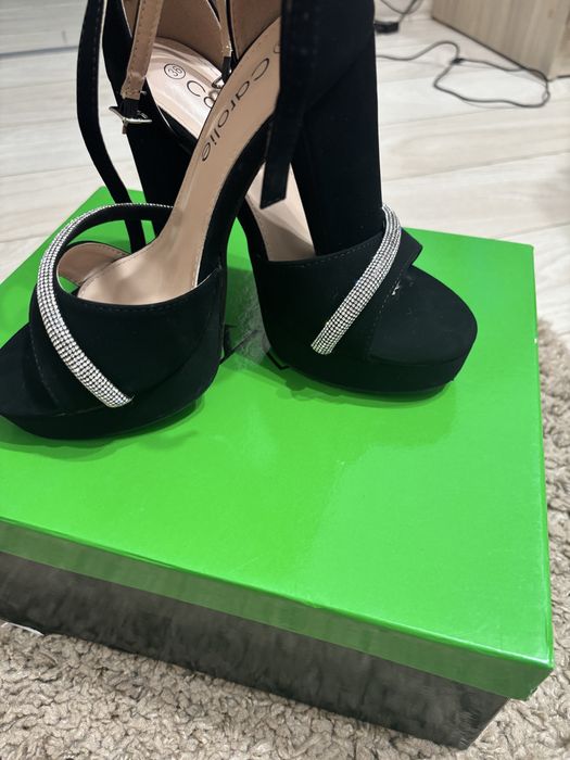 Vand sandale elegante