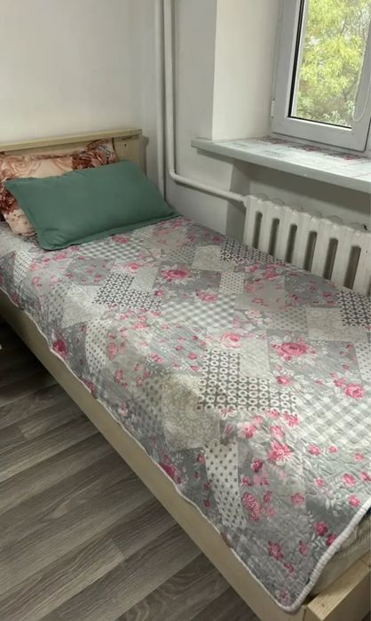 Кровать,зеркало и тумбочки есть б/у