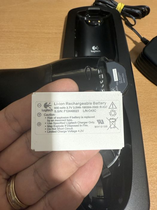 Logitech Harmony One - programabila