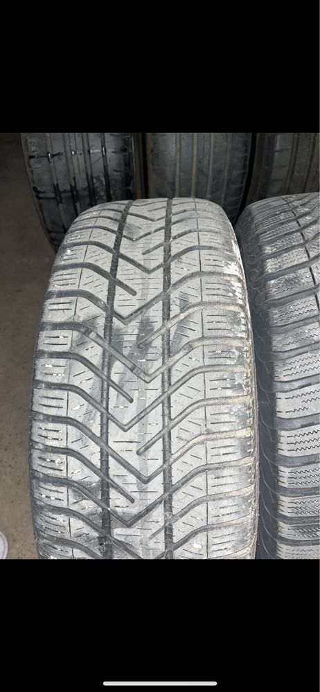 Vand 4 anvelope iarna 205/55/r17