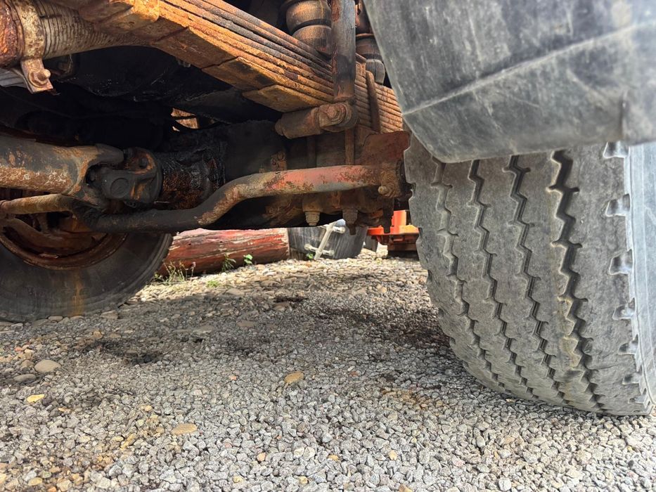 Vand Autobasculanta OAF/MAN echipata cu lama si sararita