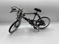 Liquid Money vinde - Macheta Bicicleta Cursiera de Colectie