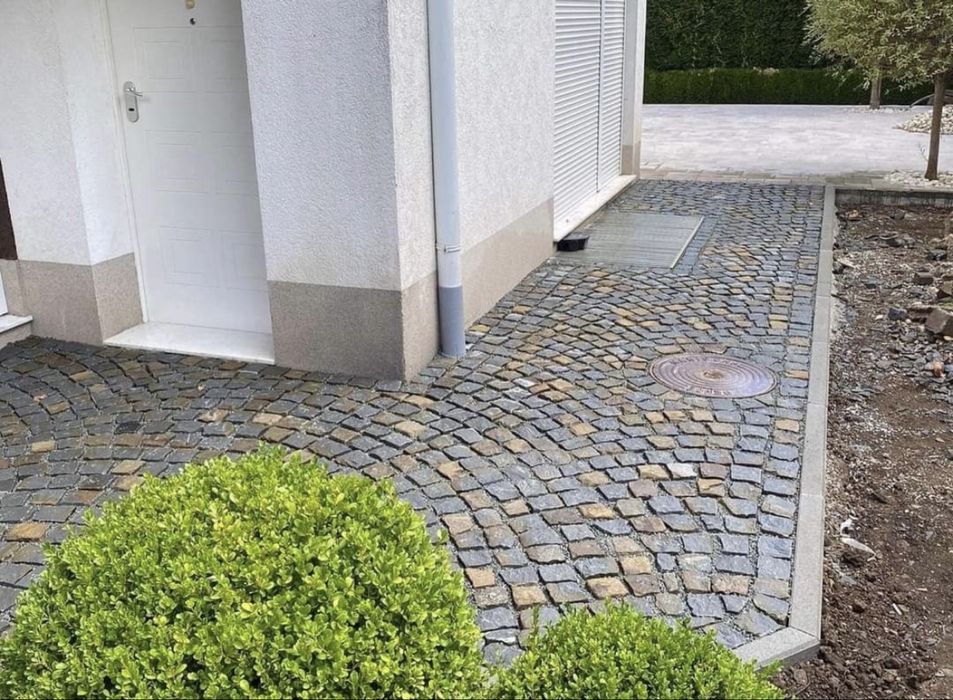 Vând piatră cubică naturală și montez