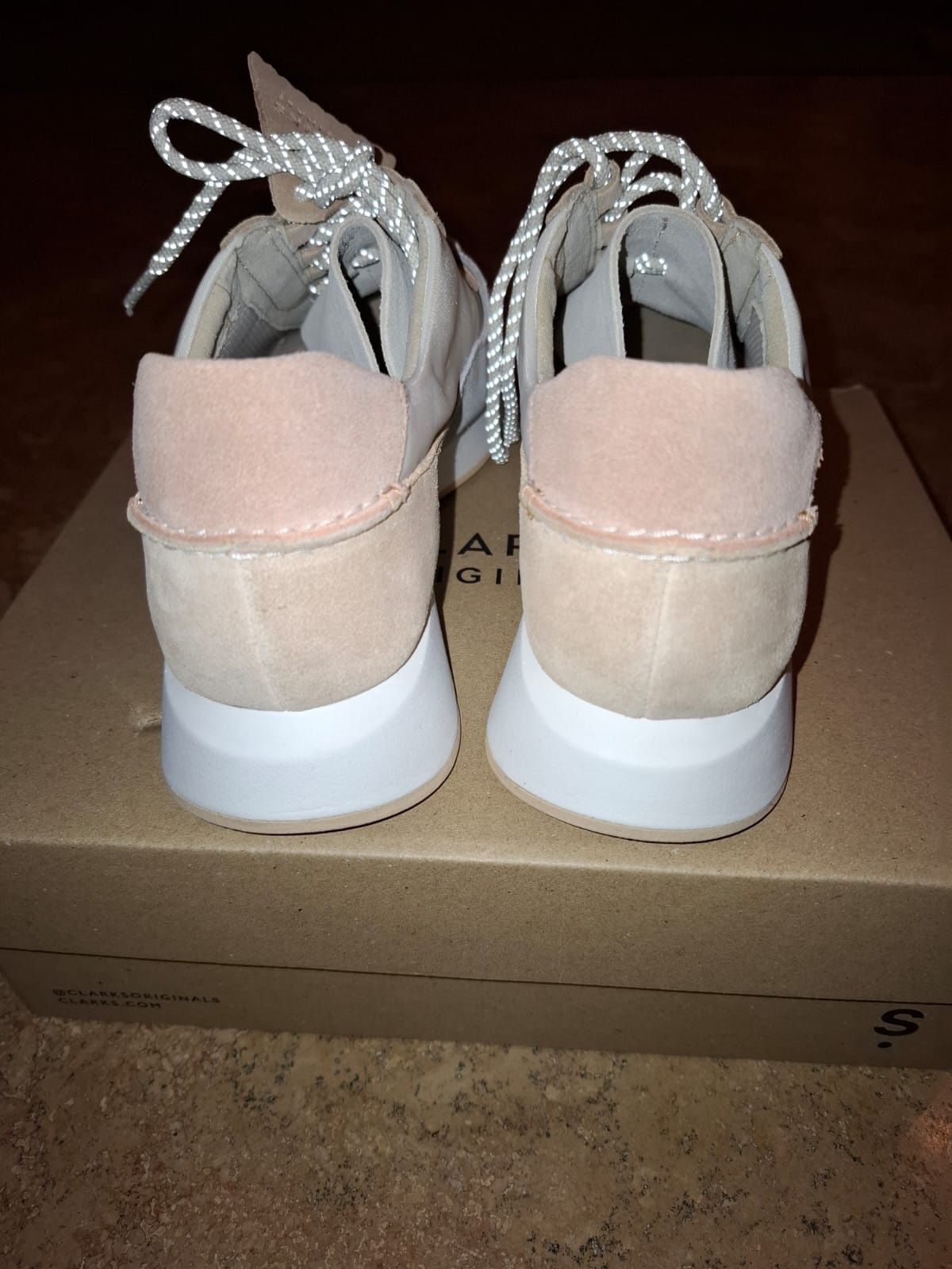 Vand adidasi Clarks dama noi marimea 40