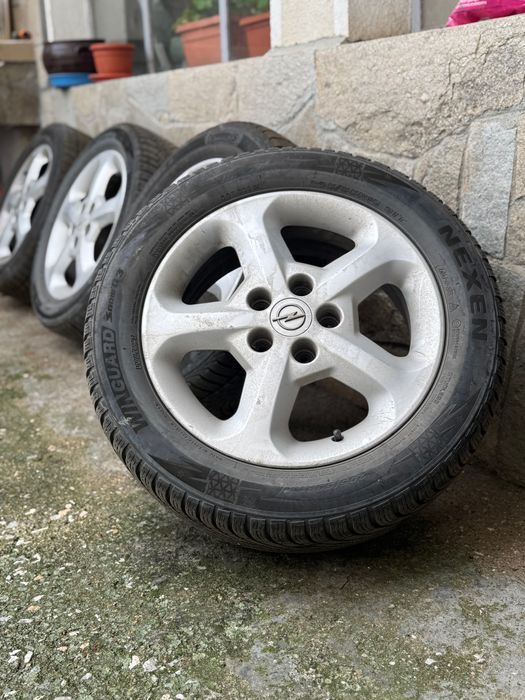 4бр. ЗИМНИ гуми с джанти