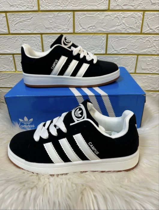 Adidasi mcqueen
