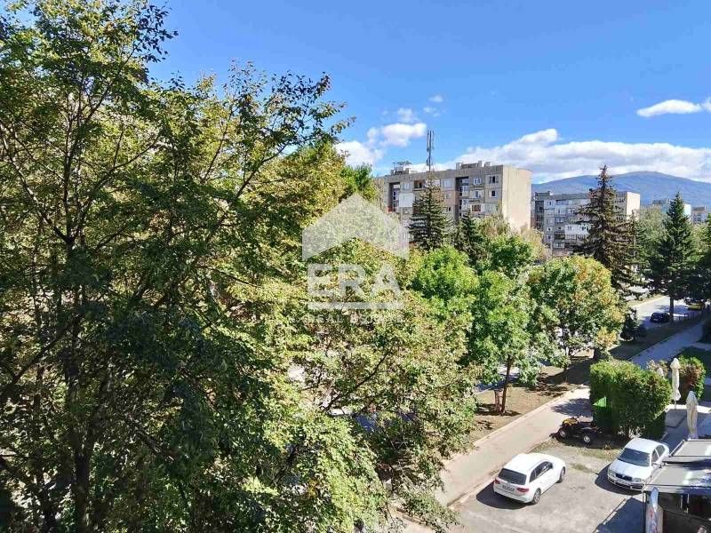 ЕРА Фаворит продава тристаен апартамент в Перник