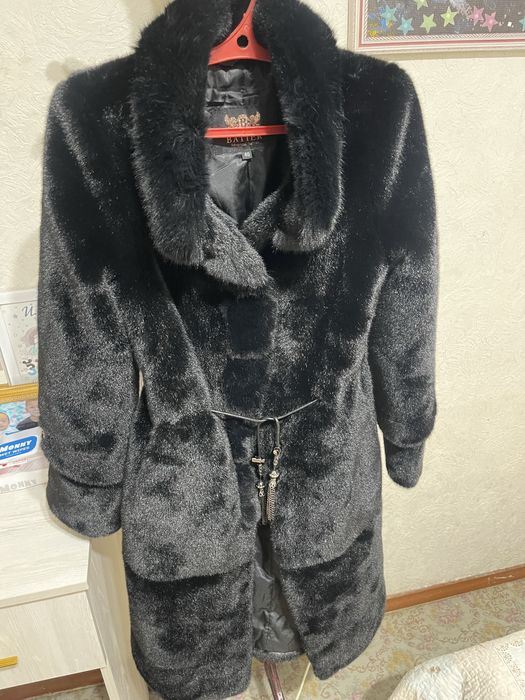 Совершенно новое пальто размер 40