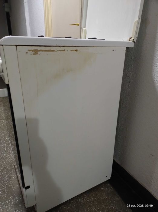 Aragaz mixt , 2 ochiuri electrice , 2 gaz