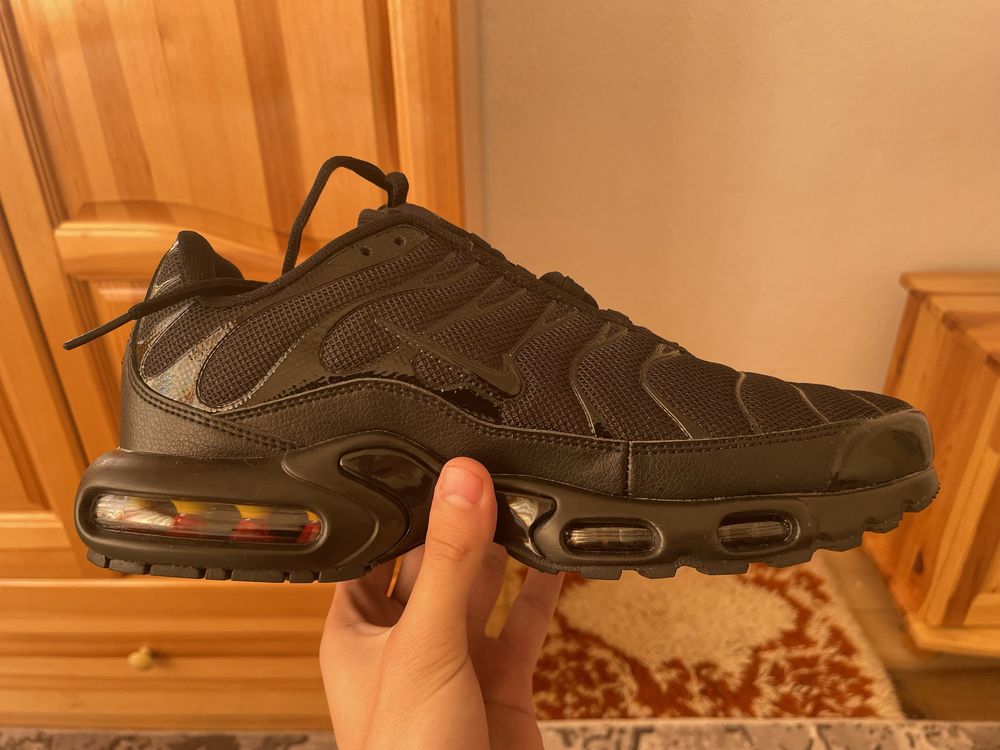 Nike TN обувки ЧИСТО НОВИ! Подарък чорапи