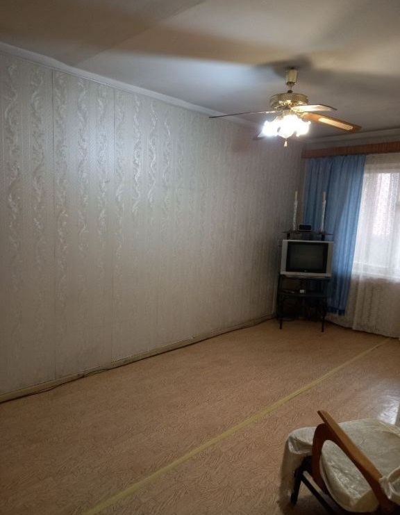 Срочно продаётся 3х комнатная Московская планировка.