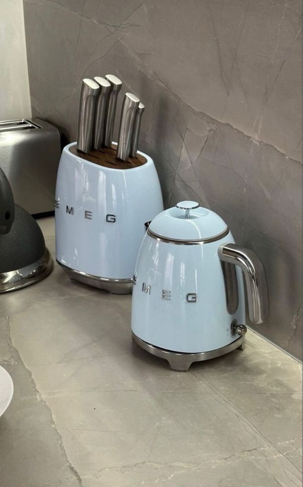 Продам кухонные ножи компании SMEG