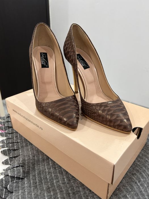 2 perechi Pantofi piele marime 36