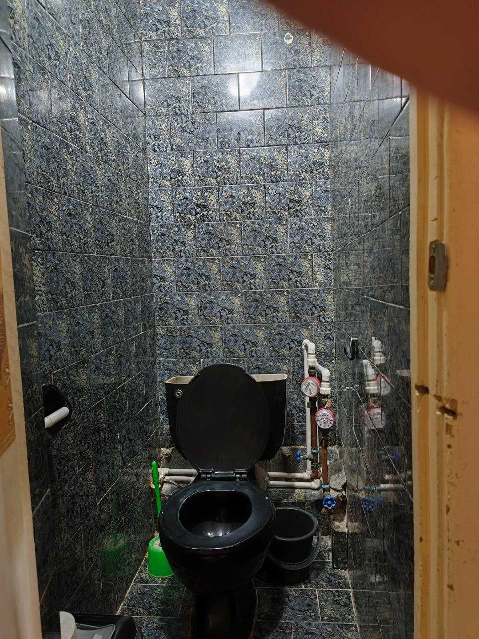 Продам 3-х комнатную на Новомосковской.77 серия 3/4/4