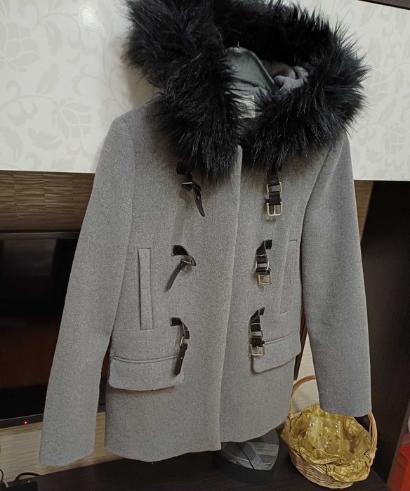 Дамско палто Stradivarius