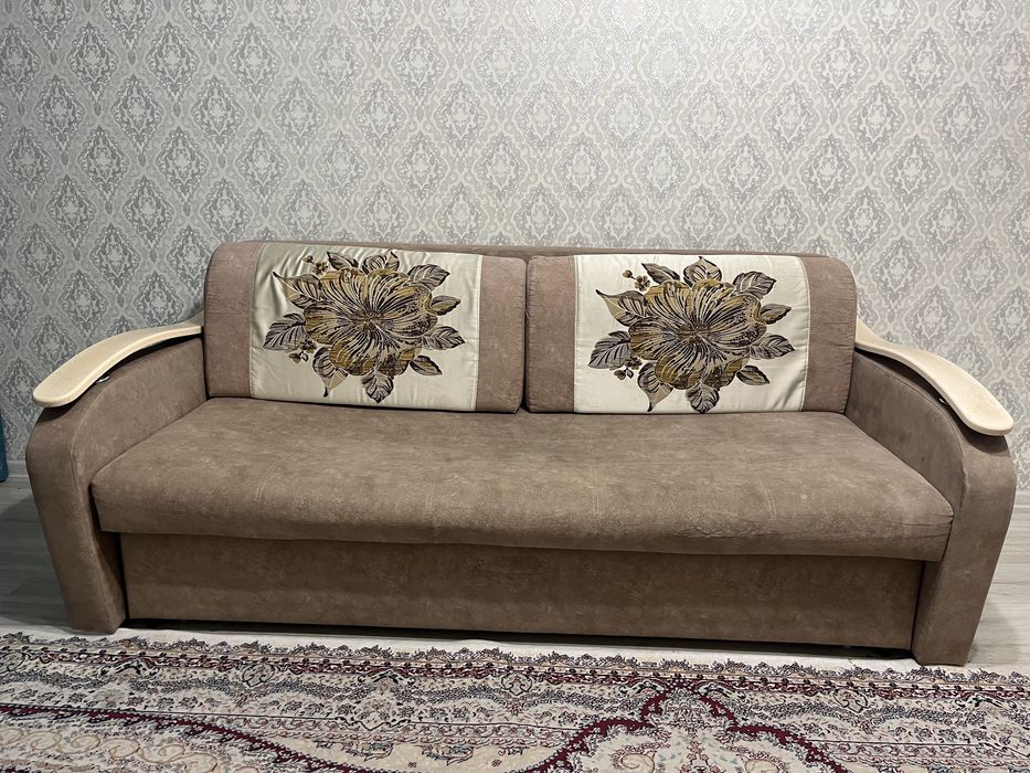 Диван-вместительный