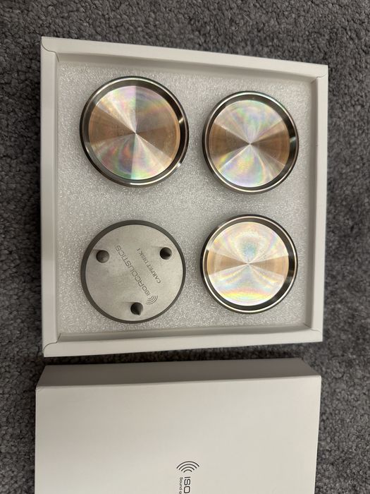Продавам Isoacoustics GAIA I (4бр.) до 105кг, аудиофилски крака