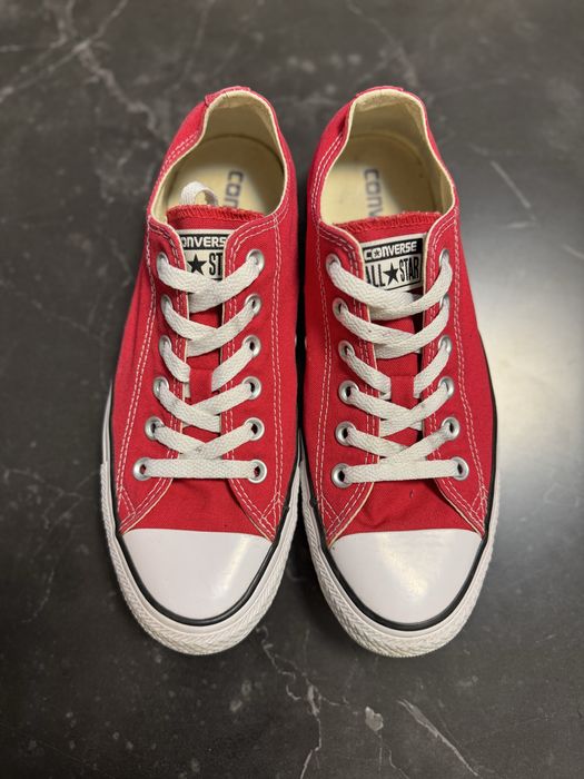 Червени кецове Converse