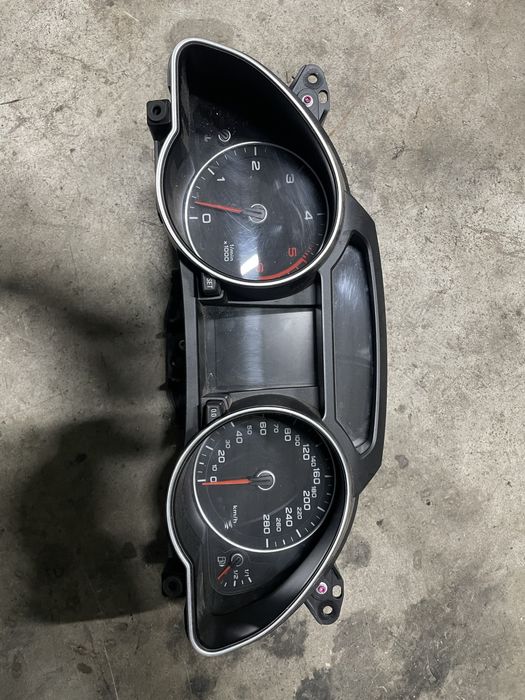 Ceasuri bord color / maxidot Europa Audi A5 A4 b8 diesel / benzina