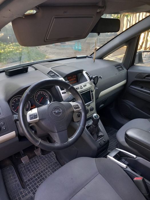Opel Zafira 7 locuri