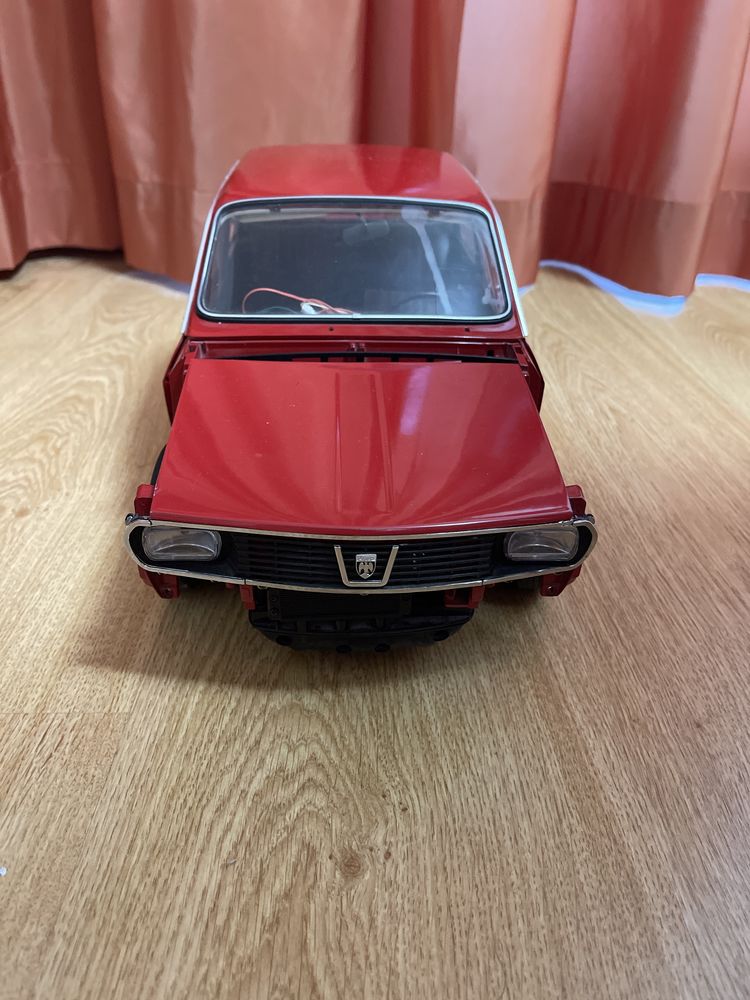 Machetă Dacia 1300
