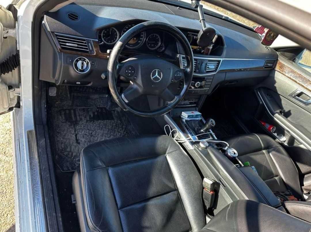 Mercedes-Benz  E 200 motor 2.2 anul 2012 dau si la schimb a6 c6