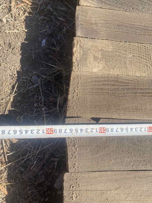 Стара дървена порта .