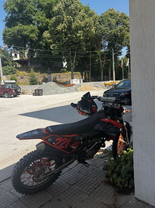 Продавам ktm sx-f 250