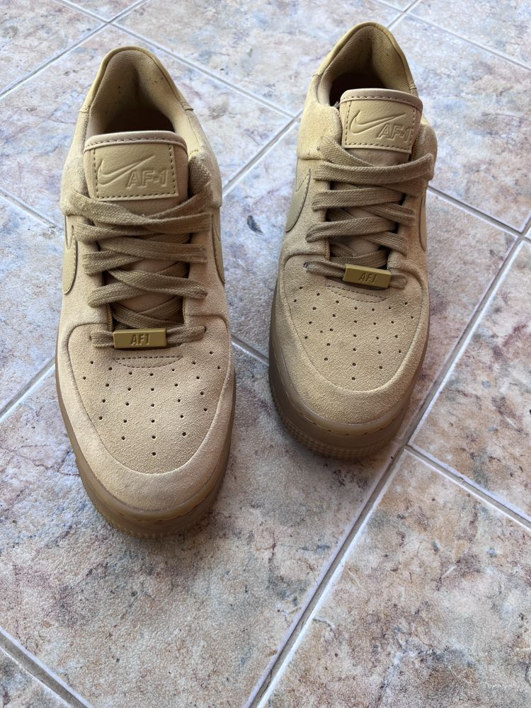 Nike Air Force 1