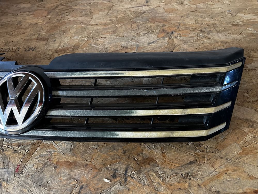 Grila centrala volkswagen passat b7