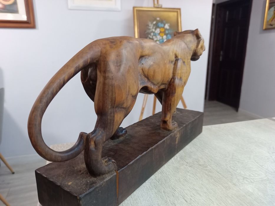 Тигър величие в дърво (44 см)