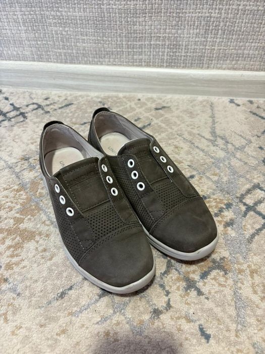 Продам ботинки на мальчика